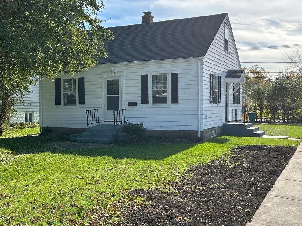 Unit for sale at 1010 W Jefferson Street, Joliet, IL 60435