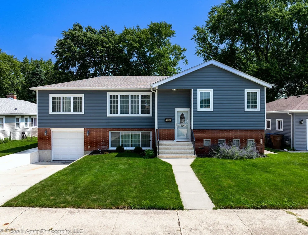 Unit for sale at 10007 S Kolin Avenue, Oak Lawn, IL 60453