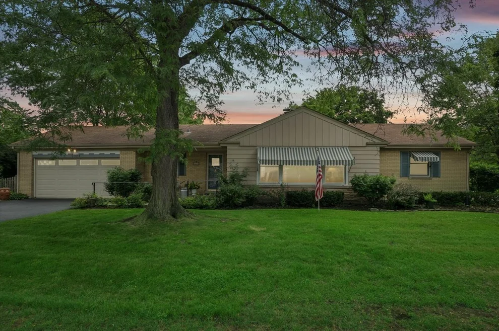 Unit for sale at 2324 Sumac Circle, Glenview, IL 60025