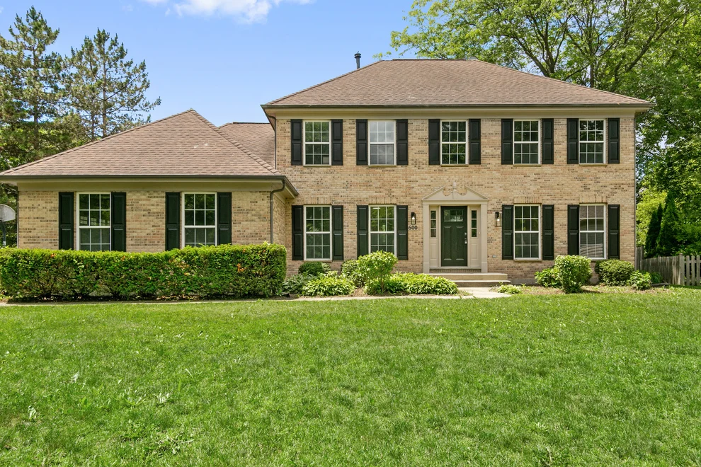 Unit for sale at 600 Brookstone Road, Grayslake, IL 60030