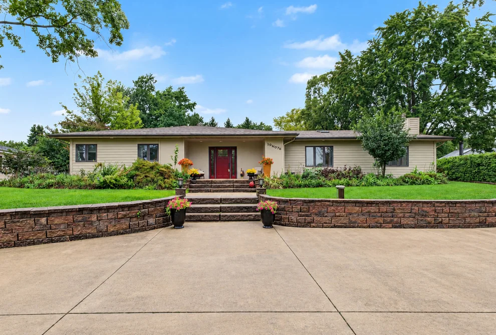 Unit for sale at 19W076 18th Place, Lombard, IL 60148