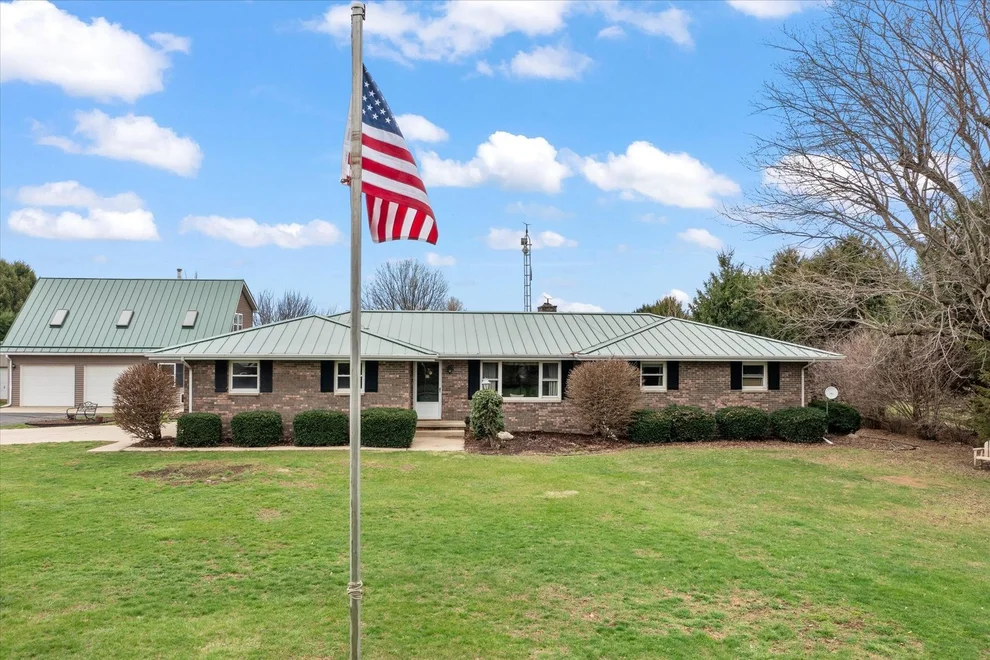 Unit for sale at 14540 E 3400 North Road, Rossville, IL 60963