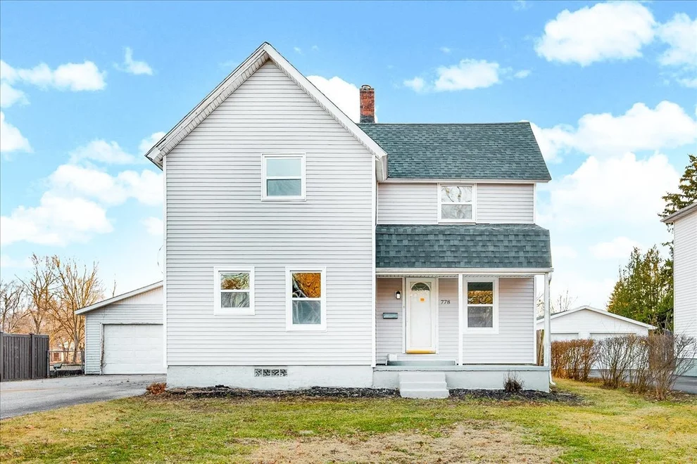 Unit for sale at 778 E 4th Street, Galesburg, IL 61401