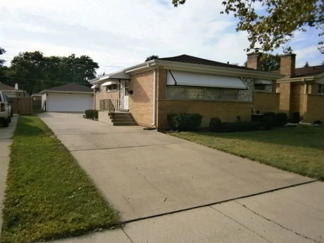 Unit for sale at 8522 N Osceola Avenue, NILES, IL 60714