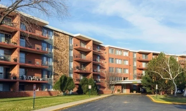 Unit for sale at 16 E Old Willow Road, Prospect Heights, IL 60070