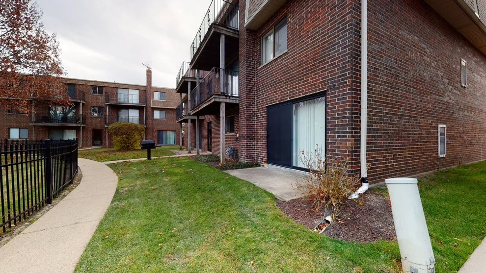 Unit for sale at 1402 Carol Court, Palatine, IL 60074