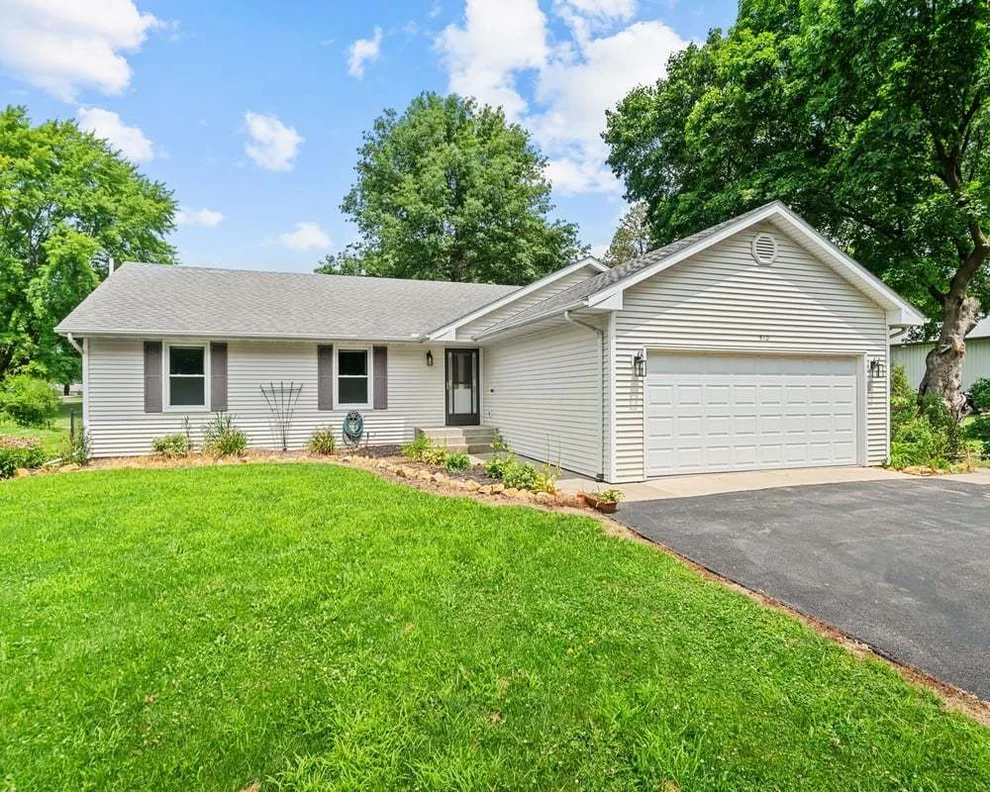 Unit for sale at 510 W HITT Street, Mount Morris, IL 61054