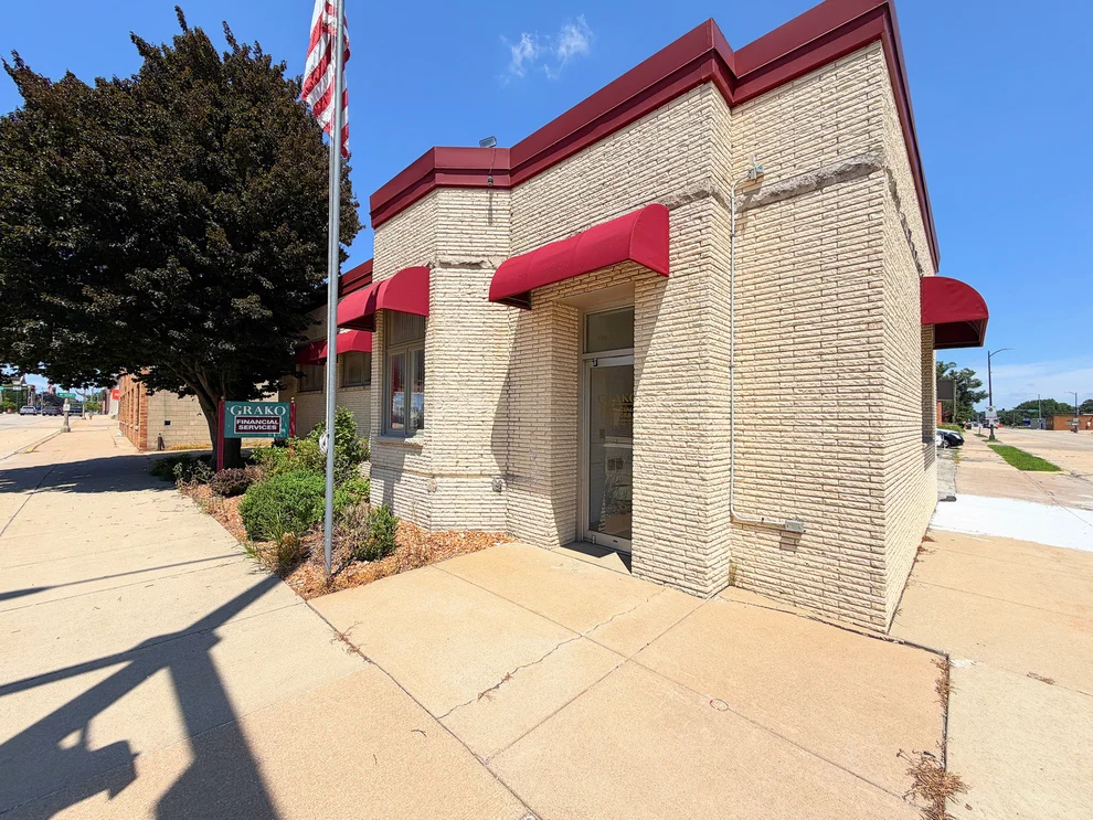 Unit for sale at 129 S Park Street, Streator, IL 61364