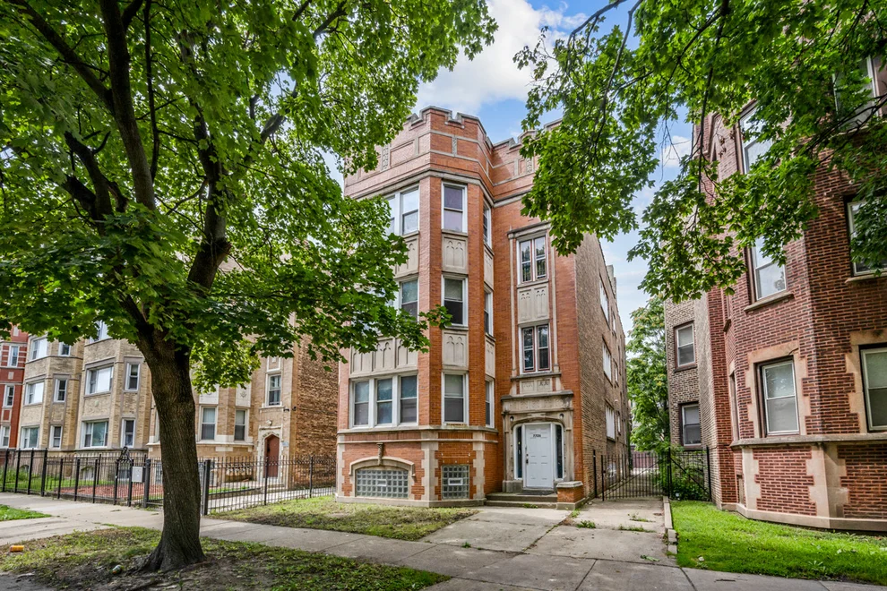 Unit for sale at 7726 S Kingston Avenue, Chicago, IL 60649