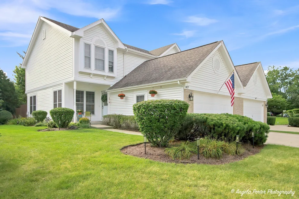 Unit for sale at 827 Stonebridge Lane, Crystal Lake, IL 60014