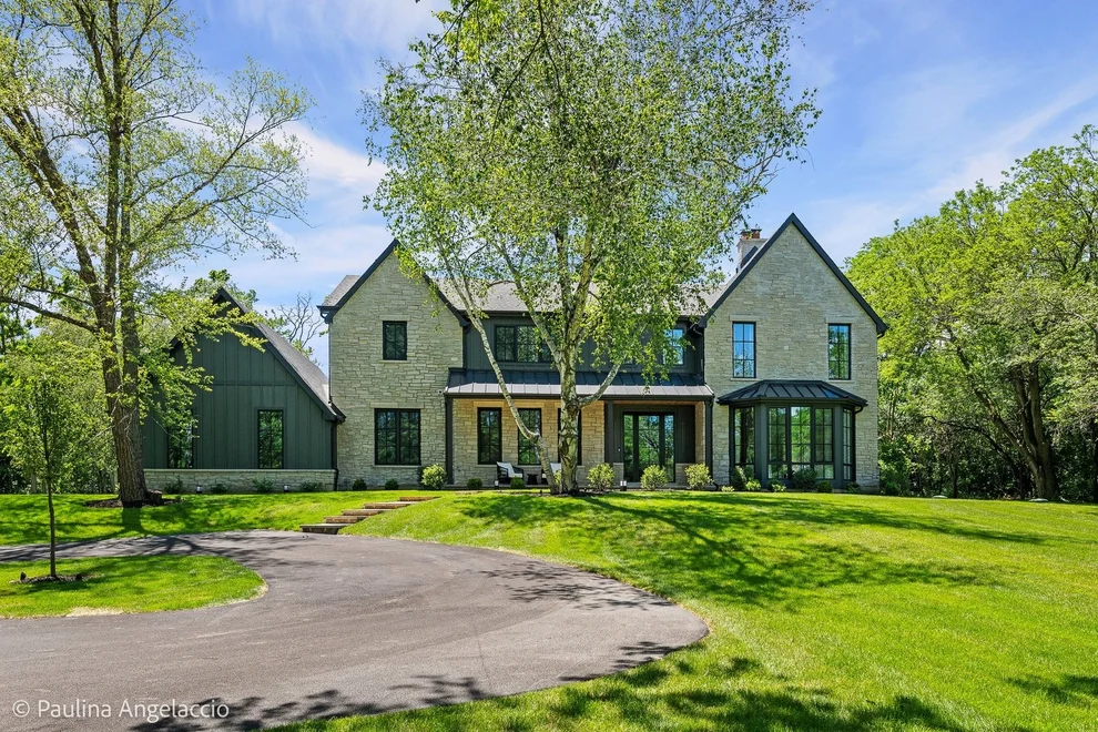 Unit for sale at 699 Plum Tree Road, Barrington Hills, IL 60010