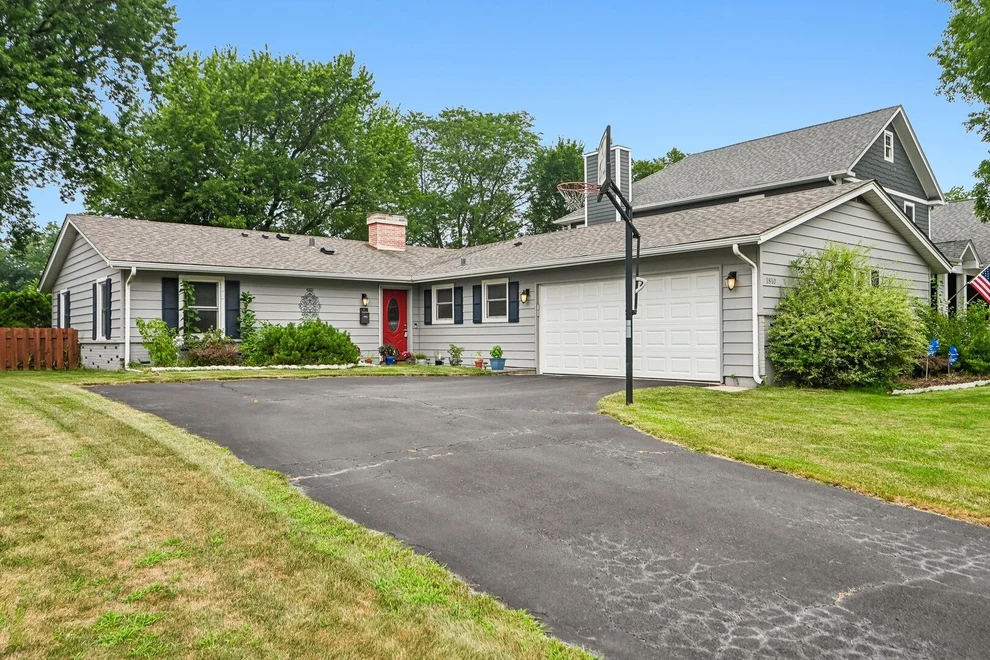 Unit for sale at 1810 N RIDGE Avenue, Arlington Heights, IL 60004