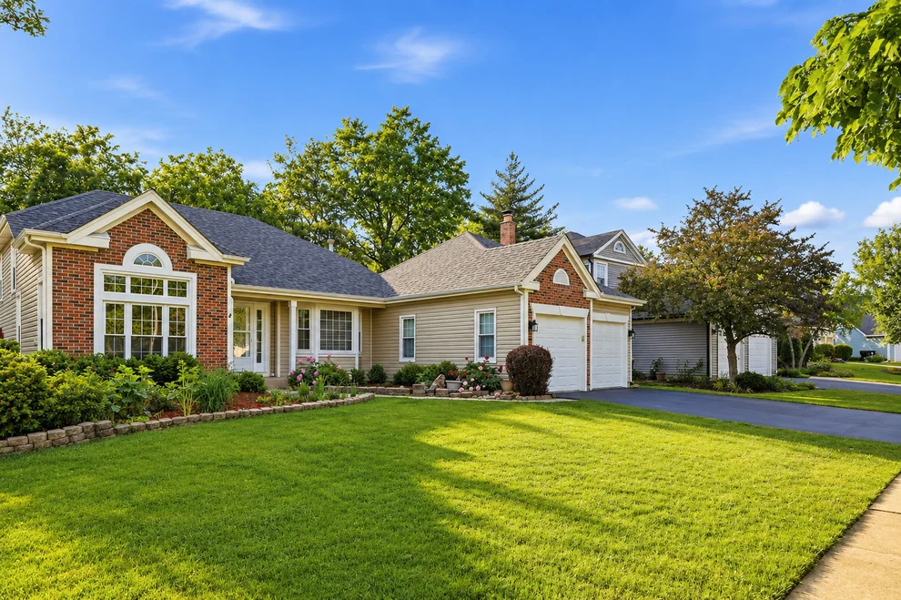 Unit for sale at 4310 Forest Glen Drive, Hoffman Estates, IL 60192