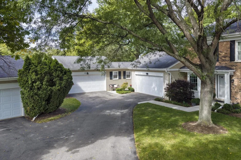 Unit for sale at 18 The Court Of Greenway Court, Northbrook, IL 60062