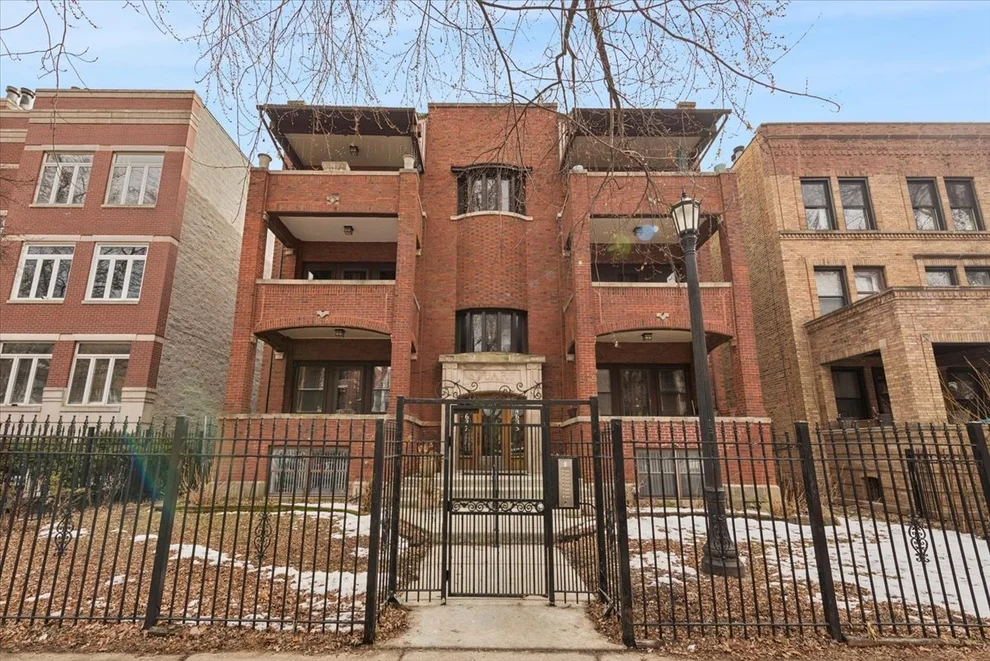 Unit for sale at 4635 N Magnolia Avenue, Chicago, IL 60640