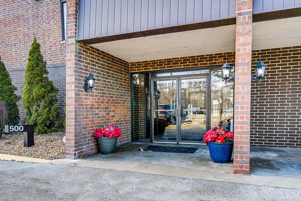Unit for sale at 500 Park Avenue, Calumet City, IL 60409
