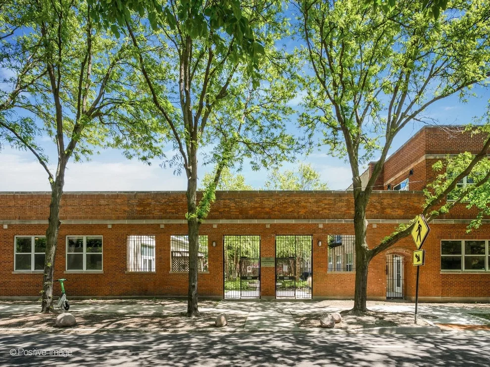 Unit for sale at 5823 N Ravenswood Avenue, Chicago, IL 60660