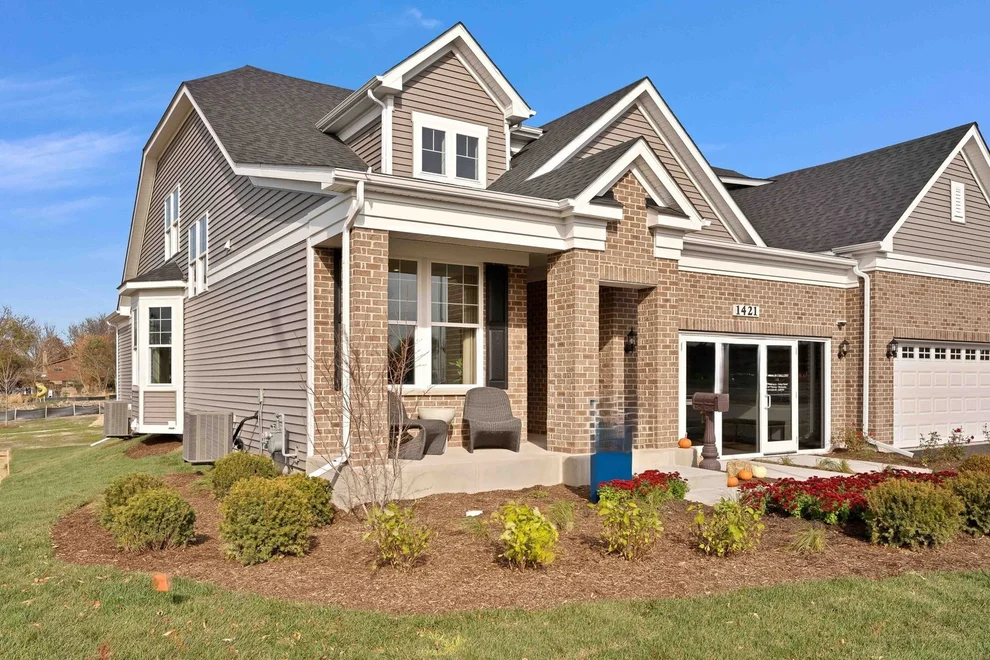 Unit for sale at 1035 Quarry Court, Carol Stream, IL 60188