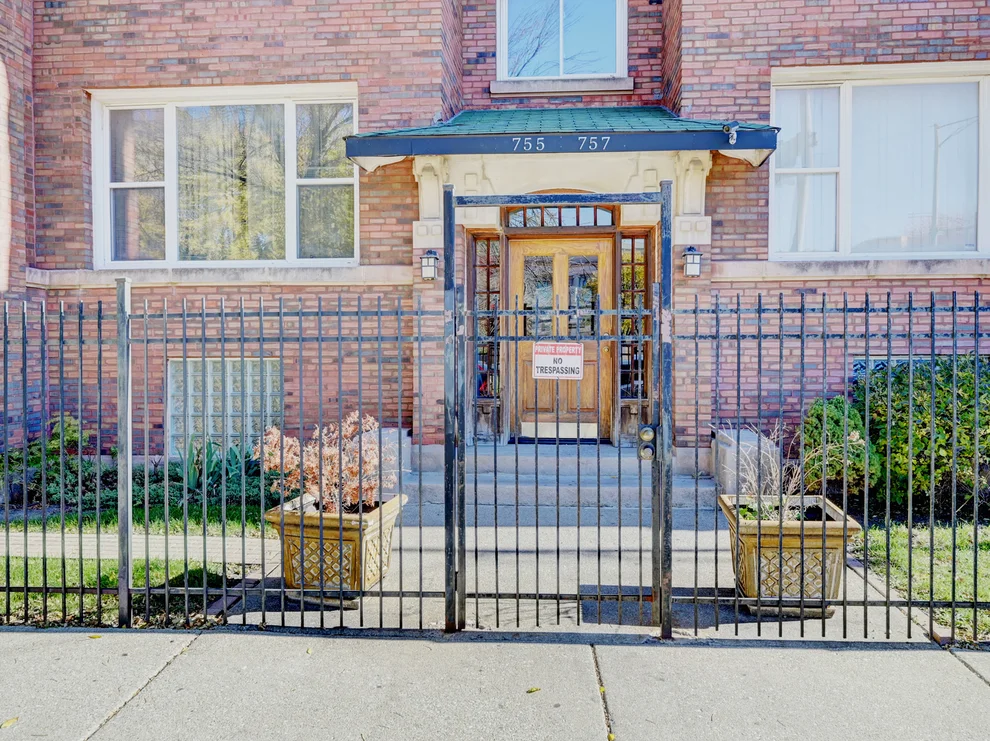 Unit for sale at 757 S Independence Boulevard, Chicago, IL 60624