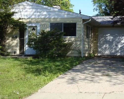 Unit for sale at 220 Tanglewood Drive, STREAMWOOD, IL 60107