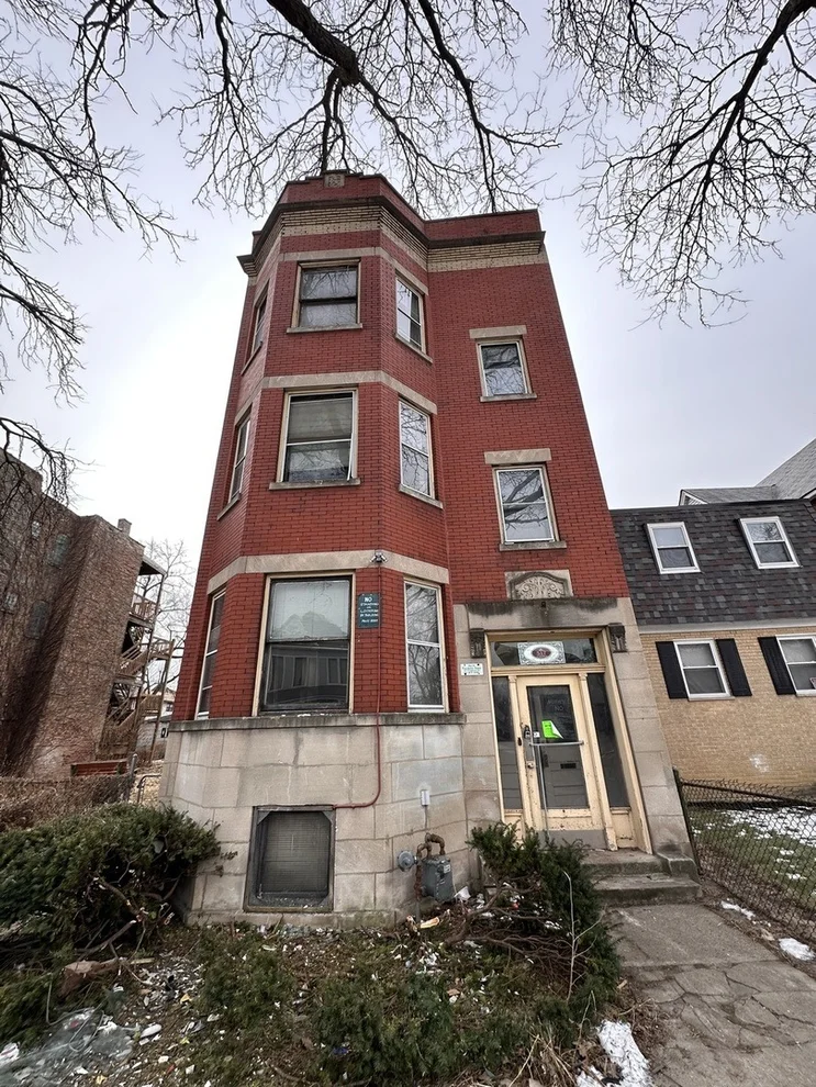 Unit for sale at 517 W Englewood Avenue, Chicago, IL 60621