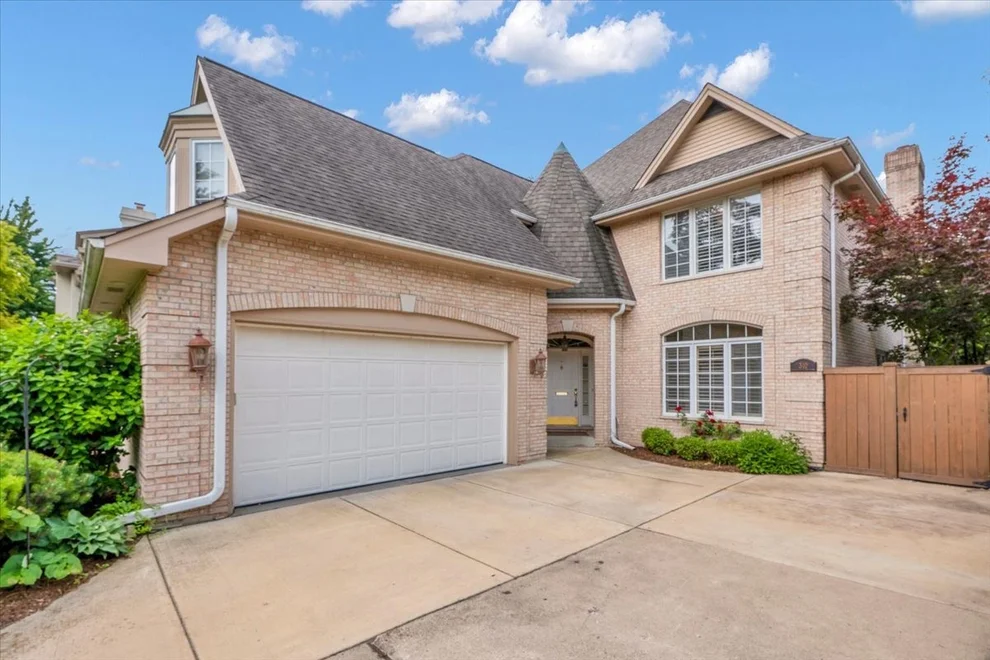 Unit for sale at 310 N County Line Road, Hinsdale, IL 60521