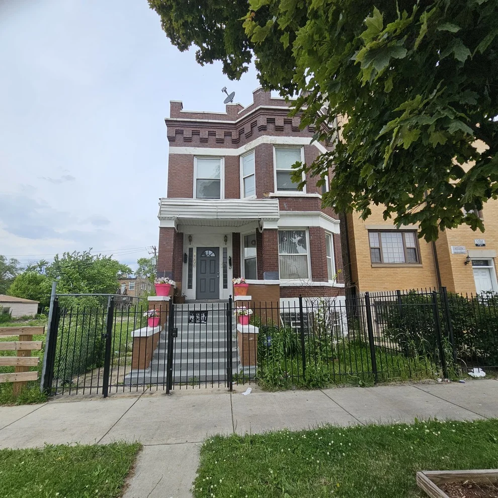 Unit for sale at 4008 W Wilcox Street, Chicago, IL 60624