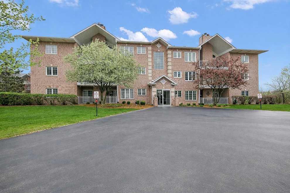 Unit for sale at 11535 Settlers Pond Way, Orland Park, IL 60467