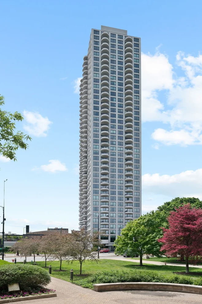 Unit for sale at 2020 N Lincoln Park West, Chicago, IL 60614