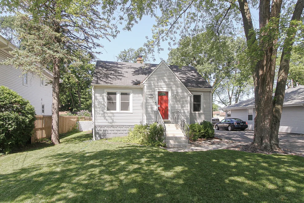Unit for sale at 226 N Addison Road, Wood Dale, IL 60191