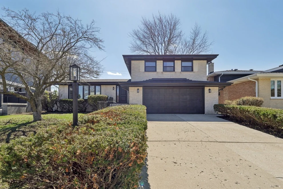 Unit for sale at 8135 W Rascher Avenue, Chicago, IL 60656