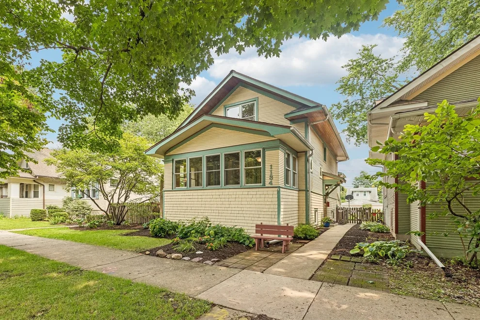 Unit for sale at 1134 S Scoville Avenue, Oak Park, IL 60304