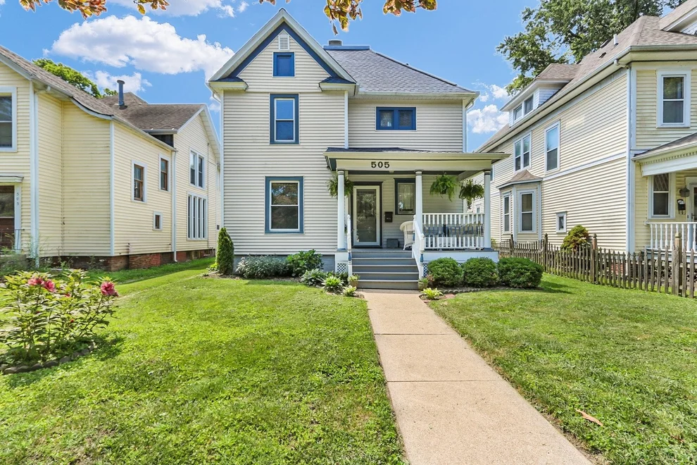 Unit for sale at 505 W Washington Street, Champaign, IL 61820