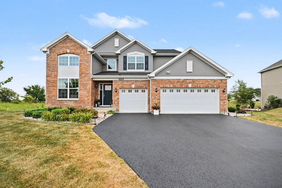 Unit for sale at 2221 Country Hills Drive, Yorkville, IL 60560