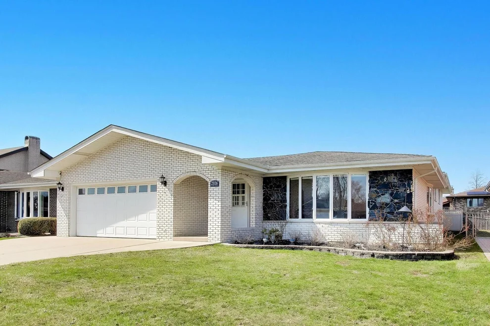 Unit for sale at 2936 Halifax Avenue, Westchester, IL 60154