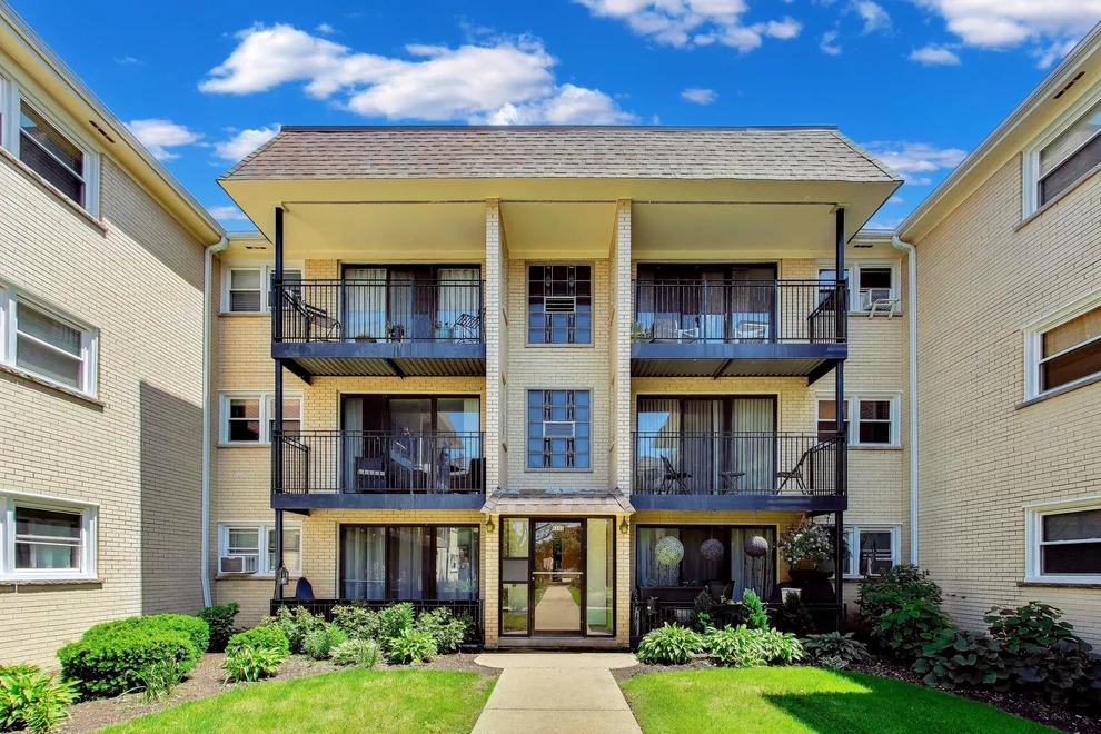 Unit for sale at 6565 N Harlem Avenue, Chicago, IL 60631