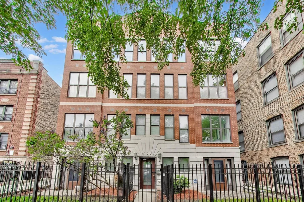 Unit for sale at 4720 S Woodlawn Avenue, Chicago, IL 60615