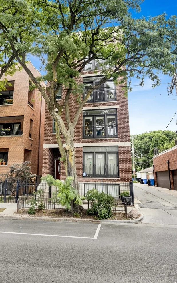 Unit for sale at 5006 N WESTERN Avenue, Chicago, IL 60625