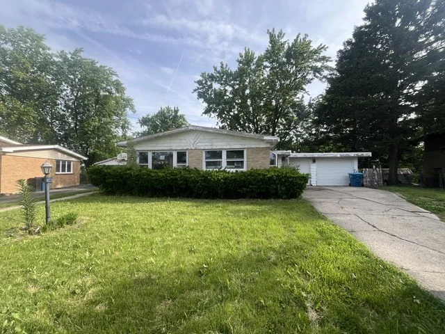 Unit for sale at 81 E ARQUILLA Drive, Chicago Heights, IL 60411