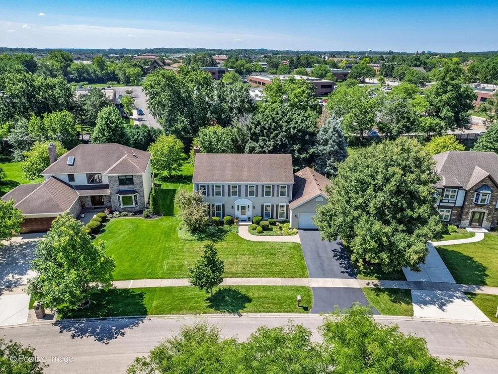 Unit for sale at 89 Christina Circle, Wheaton, IL 60189