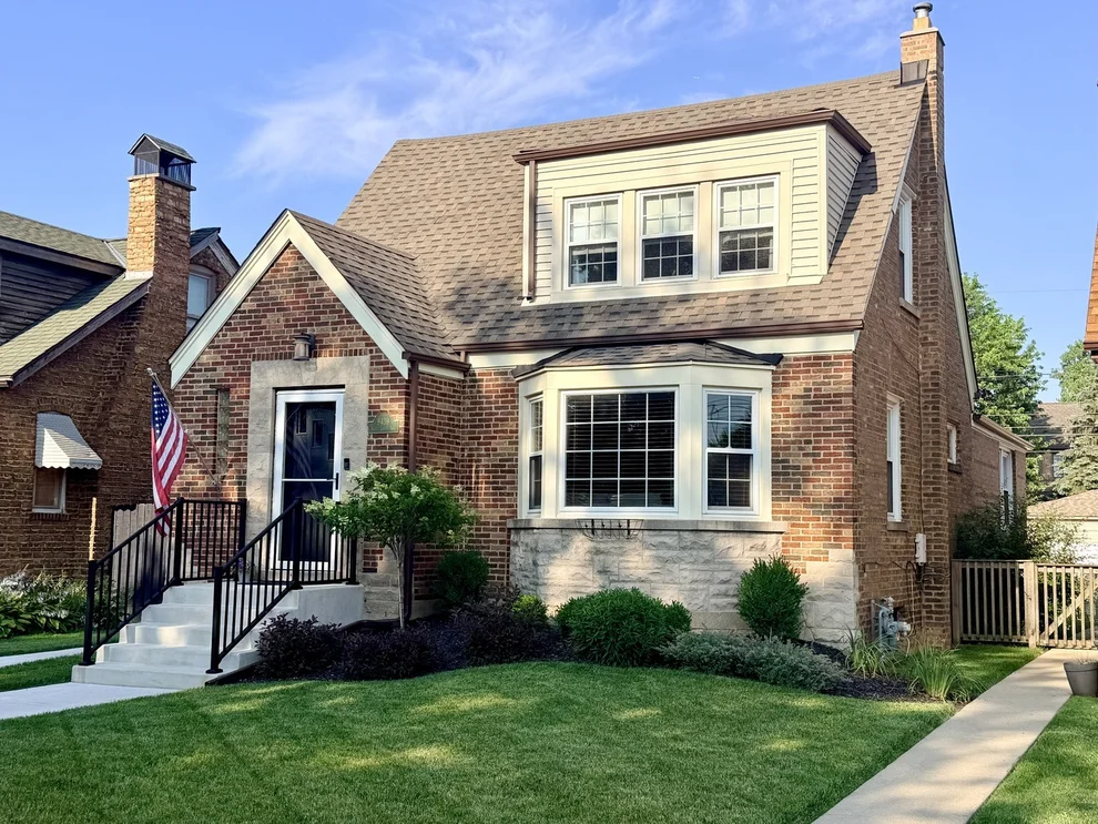 Unit for sale at 9439 S Saint Louis Avenue, Evergreen Park, IL 60805