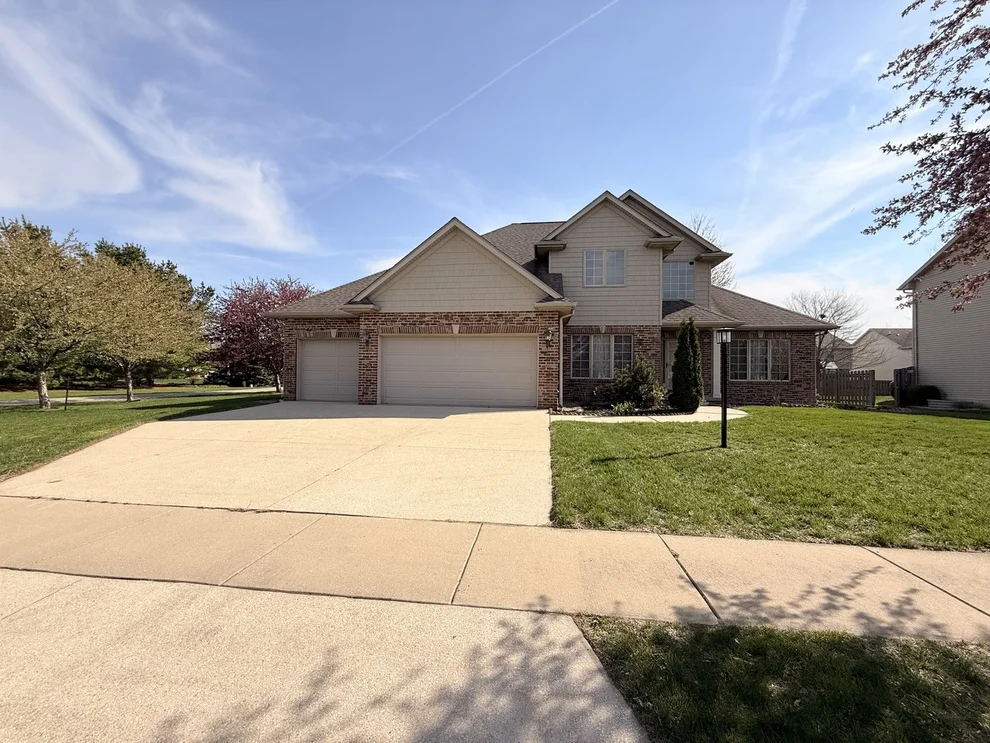 Unit for sale at 4705 Stonebridge Drive, Champaign, IL 61822