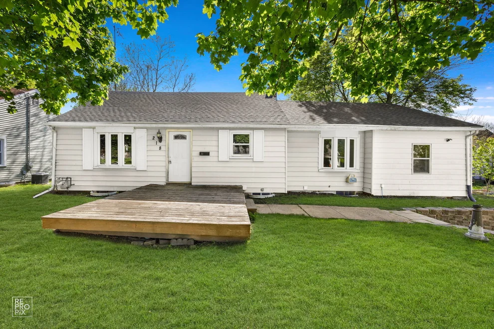 Unit for sale at 218 S Harrison Street, Batavia, IL 60510