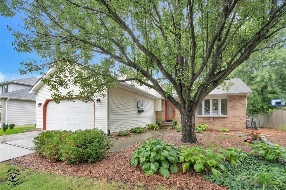 Unit for sale at 24951 S Blackthorne Road, Manhattan, IL 60442