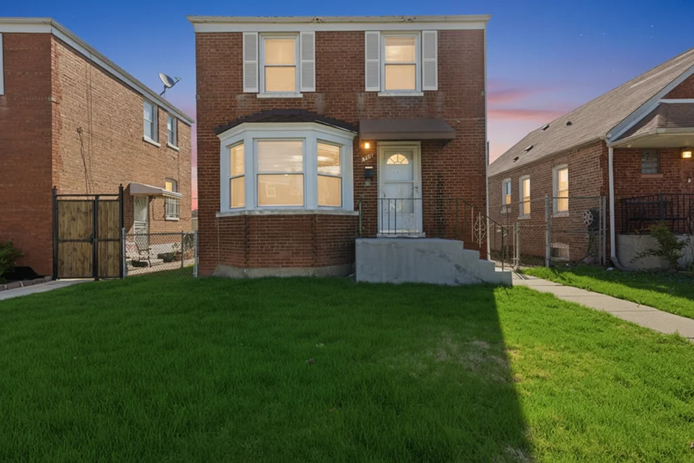 Unit for sale at 5127 S Hamlin Avenue, Chicago, IL 60632