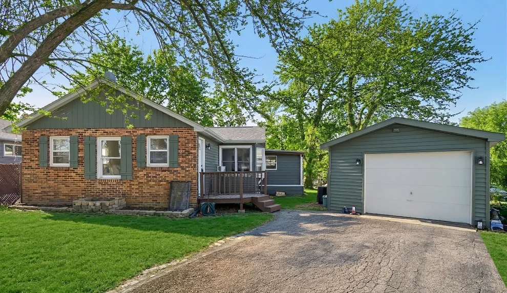 Unit for sale at 26814 N Genesee Street, Wauconda, IL 60084