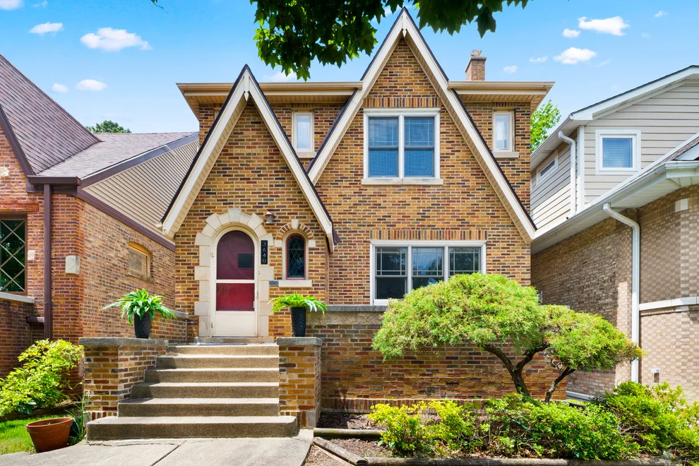 Unit for sale at 3640 Arthur Avenue, Brookfield, IL 60513