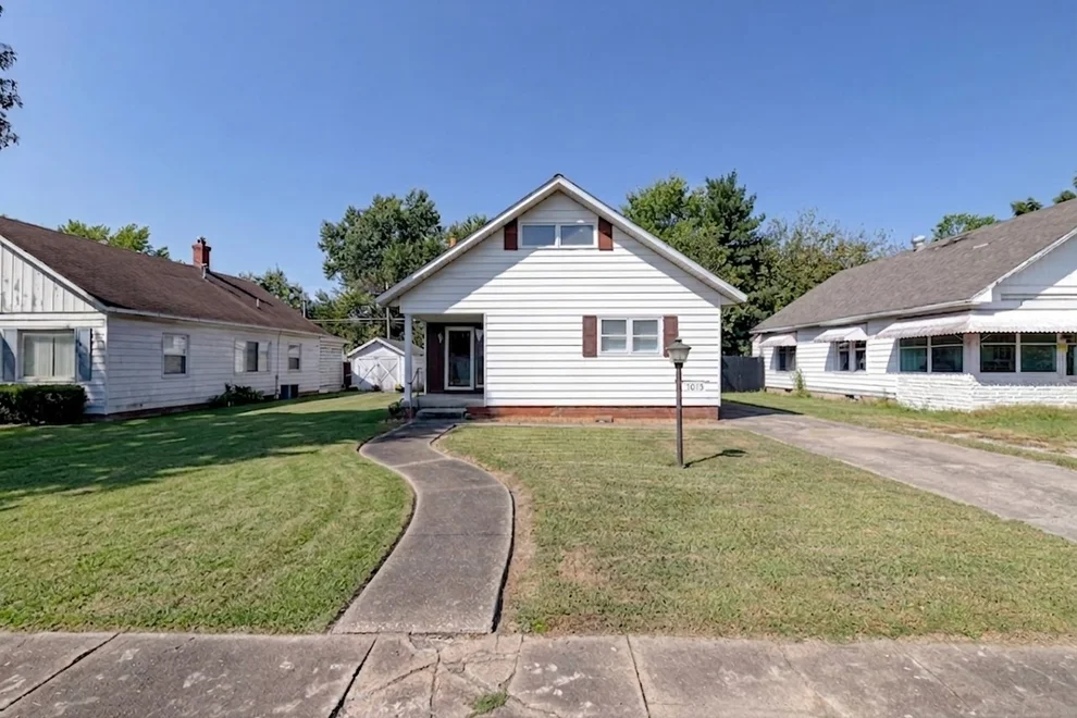 Unit for sale at 1013 N 12th Street, Herrin, IL 62948