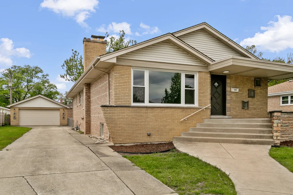 Unit for sale at 10036 Kedvale Avenue, Oak Lawn, IL 60453