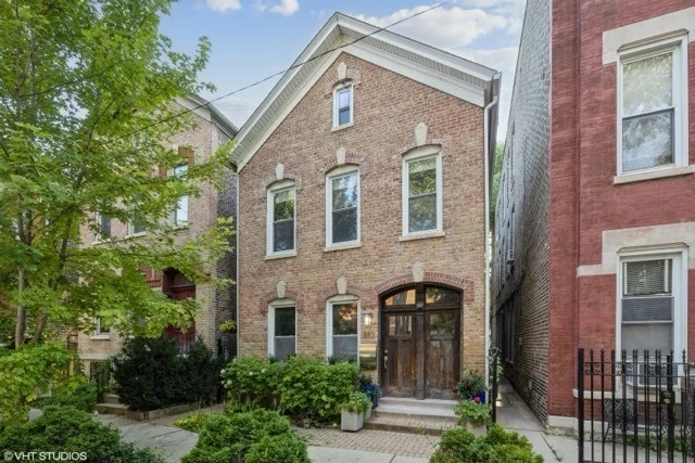 Unit for sale at 852 N Hermitage Avenue, Chicago, IL 60622
